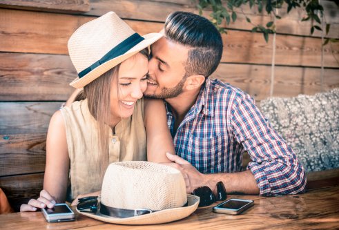 付き合う前のキス 遊びか欲求か 挨拶 男のほんとの気持ち 彼氏 彼女 恋愛の悩みならコイクル