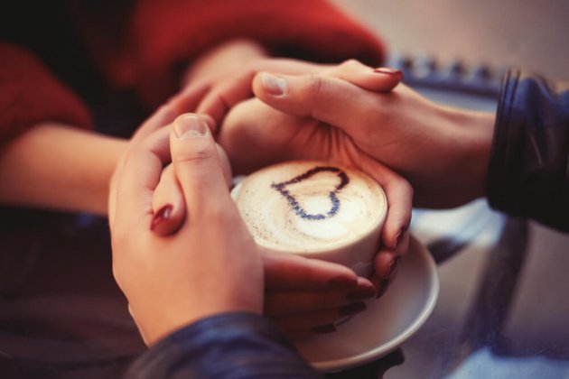 男が 会いたくなる女 って 我慢できず会いたくなる瞬間と特徴5選 Coicuru
