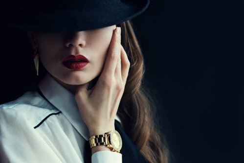 媚びない女はなぜモテる 男が追いかけてしまう魅力と特徴5選 Coicuru