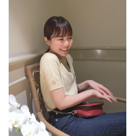 穴井千尋